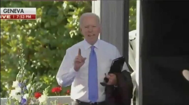 CNN Reporter Says Biden Can’t Answer Questions Without Aides ‘Screaming at Him to Stop’
